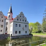 Souterrainwohnung In *