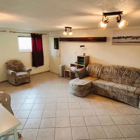 Souterrainwohnung In * Niederau