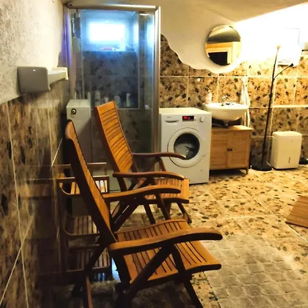 Souterrainwohnung In Daire *