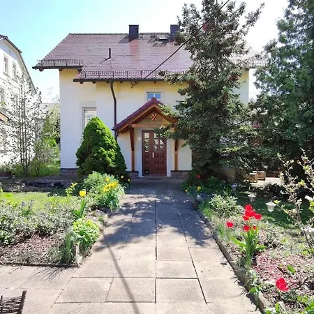 Souterrainwohnung In شقة