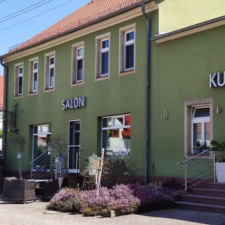 Souterrainwohnung In *