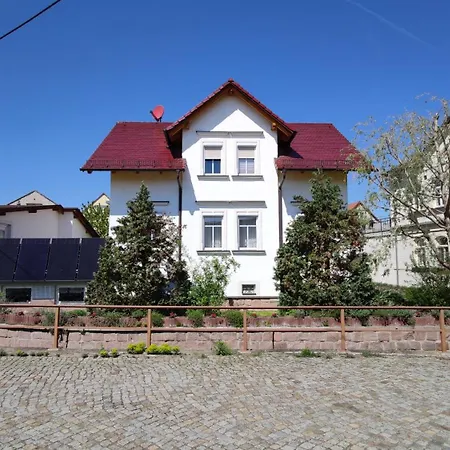 Souterrainwohnung In شقة