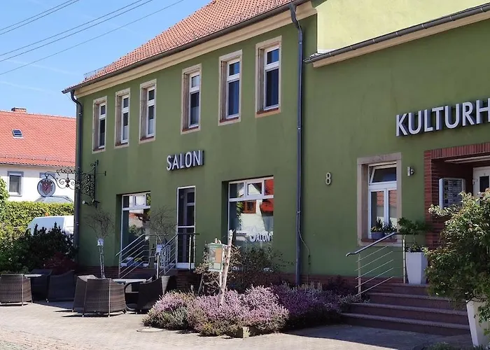 Souterrainwohnung In *